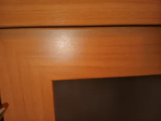 Vitrina de madera y cristal