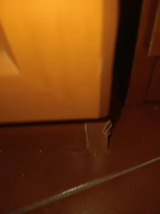 Vitrina de madera y cristal