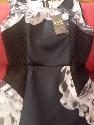 Vestido floral negro y blanco