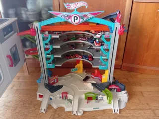 Parking Hot Wheels con Pistas PRECIO NEGOCIABLE