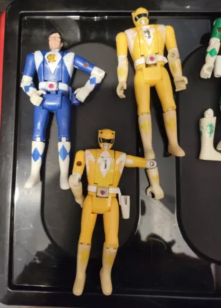 Lote de Power Rangers heridos. (A reparar)