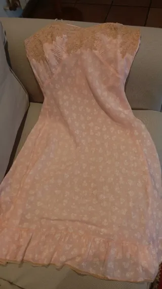 Vestido de seda antiguo.