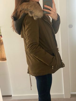 Parka verde militar. Zara talla XS