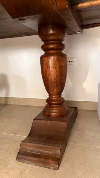 Mesa antigua roble macizo + 8 sillas de cuero