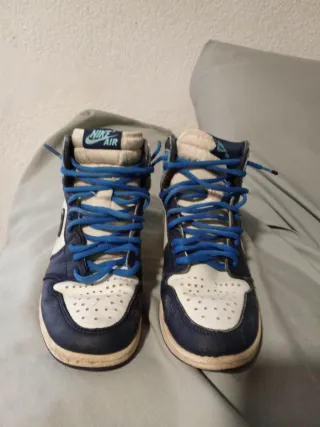 Nike Air Jordan 1 Azul y Blanco