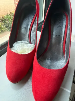 Décolleté scamosciate rosse tacco alto