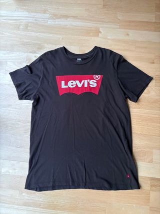Camiseta Levi's Negra Logo Estampado Talla L