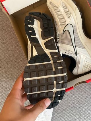 Nike Vomero 5 Beige/Blanco