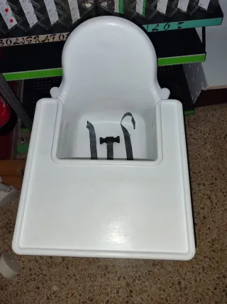 Trona blanca para bebé