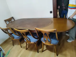 Mesa de comedor diseño clásico