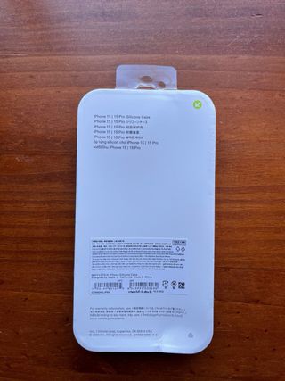 Funda iPhone 15 Blanca Apple