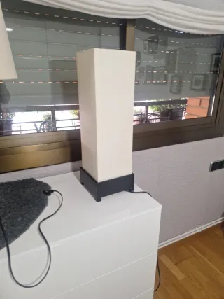 Lámpara de mesa auxiliar o rinconera