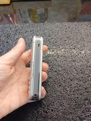 Nokia 6030 Plata Teléfono Móvil con cargador