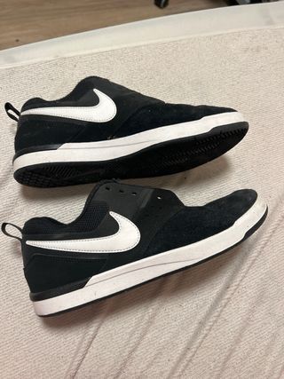 Zapatillas Nike SB Negras sin cordones
