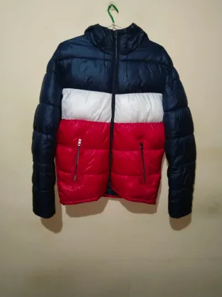Chaqueta Zara Azul, Blanca y Roja