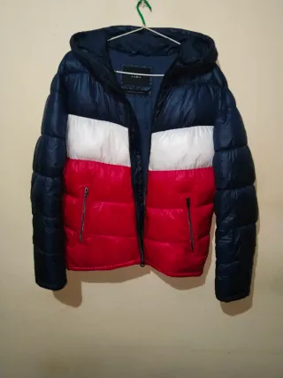 Chaqueta Zara Azul, Blanca y Roja