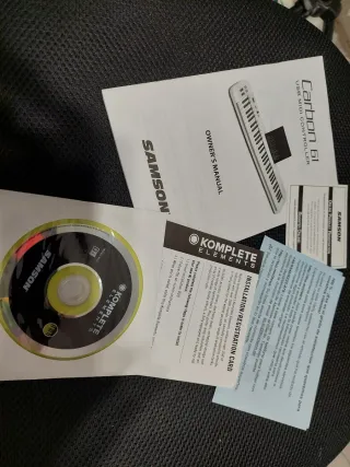 Teclado Controlador MIDI  Samson Carbon 61