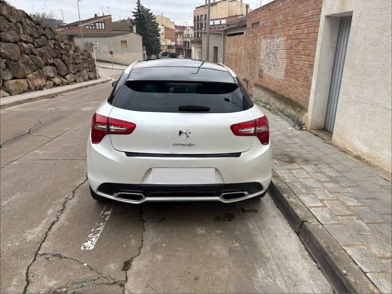Citroen DS5 2014 2.0 HDI 140.000km - foto 1