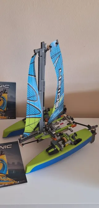 Lego 42105 technic catamaran
