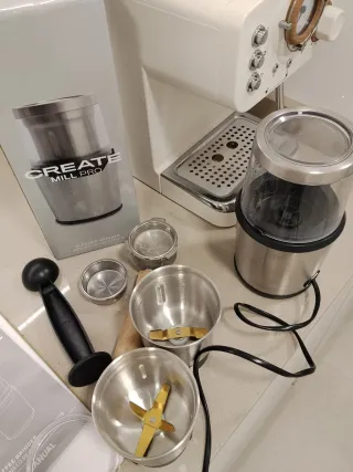 Cafetera y Molinillo Create