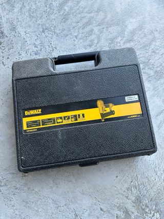 Pistola Clavos DeWalt Neumática