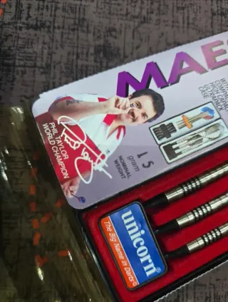 Dardos Unicorn Maestro Phil Taylor 15g AÑO 1999