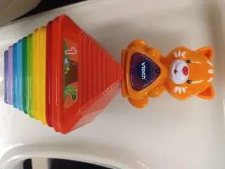 Juguete apilable de colores con números