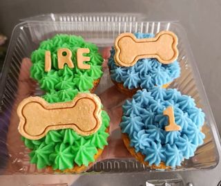 Delicias para mascotas: Pasteles y Galletas