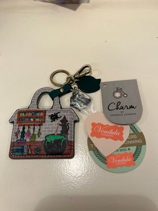 Vendula London Shakespeare's Theatre Charm