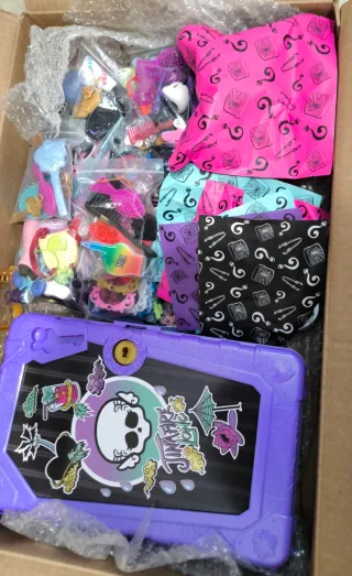 Lote Accesorios Monster High, Rainbow High, Bratz