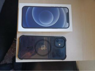 iPhone 12 64GB 75% bateria.
