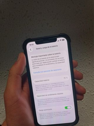 iPhone 12 64GB 75% bateria.