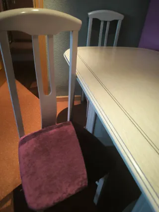 Mesa extensible decapé y 4 sillas