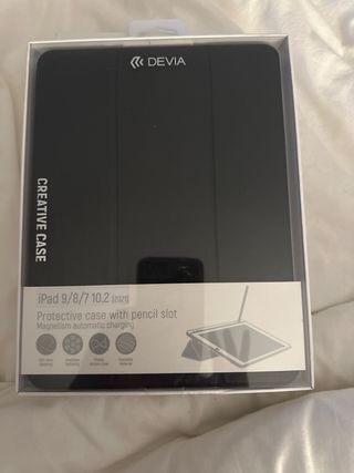 iPad Nuovo Grigio Siderale con Custodia