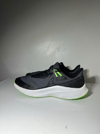 Zapatillas Nike Quest 3 Negras y Verdes