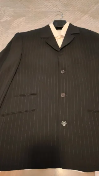 Traje de caballero con rayas,52/48,camisa incluida