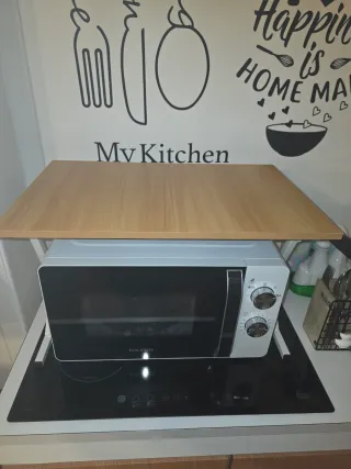 Scaffale cucina bianco e legno