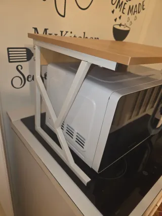 Scaffale cucina bianco e legno