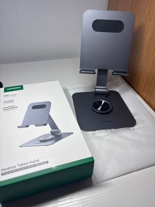 Supporto UGREEN Pieghevole per Tablet/Cellulare in Metallo