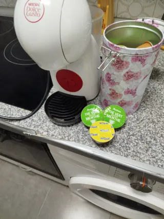 Cafetera Nescafé Dolce Gusto Blanca todo el lote j