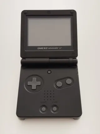 Nintendo Game Boy Advance SP Negra con maletín