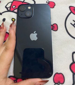 iPhone 13 color azul oscuro