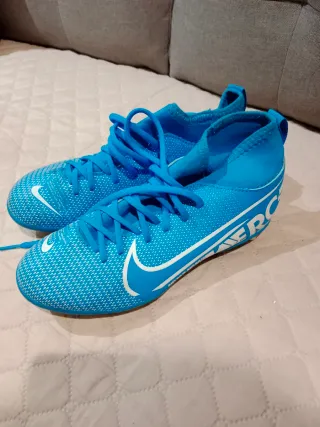 Zapatillas Nike Fútbol Azul talla 32