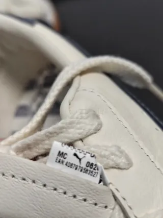 Sapatilhas Puma Brancas e Azuis