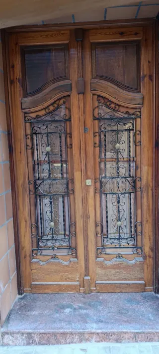 Puerta doble madera estilo valenciano