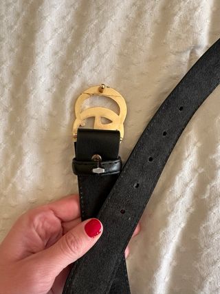 Cinturón Gucci Negro Hebilla GG Dorada. 90 cm