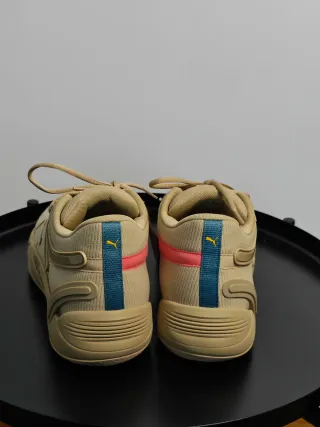 Sapatilhas Puma bege e multicolor