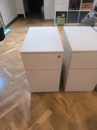 Mueble de oficina metálico blanco