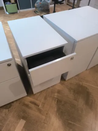 Mueble de oficina metálico blanco
