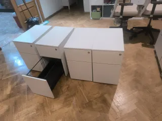 Mueble de oficina metálico blanco